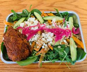 Hearty salad with Nashville Hot chicken 